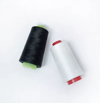 Household Sewing Machine Thread 402 Overlock Thread, Cone-Shaped Polyester Thread for DIY, Black and White