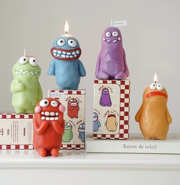 Ugly-Cute Monster Scented Candle Ornament, Instagram-Style Cute Aromatherapy Candle Gift, Creative Birthday Present, Niche High-End Design