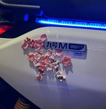 3D Scratch-Resistant Sticker with Realistic Peach Blossom Decor for Ninebot M95c/Q85c/80C Electric Scooters