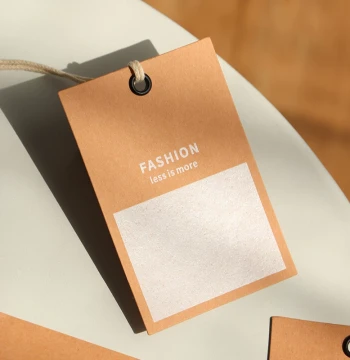 Kraft Paper Hang Tag Customization for Clothing Stores Blank Label Cards Women's Apparel High-End Tags Custom Logo