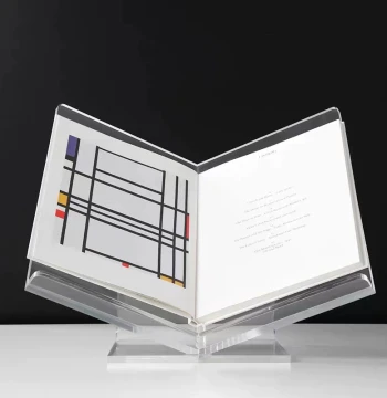 Nordic Modern Minimalist Acrylic Bookshelf and Creative Magazine Rack for Model Rooms, Sales Offices, and Study Decor