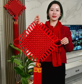 Chinese Knot Home Decor - Silk Peace Knots for New House, Lantern Festival, and Store Celebrations