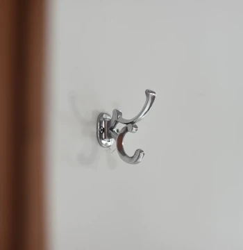mooore Creative Vintage Aluminum Hook - Solid Double Coat Hook for Walls & Fitting Rooms
