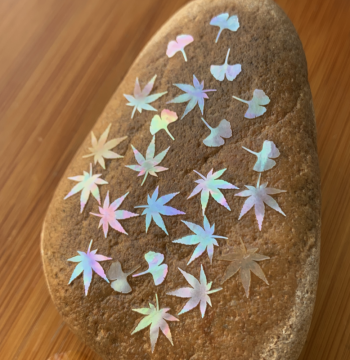 Maple and Ginkgo Leaf Mother-of-Pearl Inlay Sheets - White Butterfly Shell and Luminous Shell Pieces for Lacquerware, Painting, and Velvet Flower Crafts
