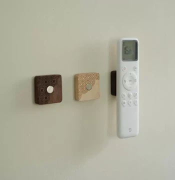 Solid Wood Remote Control Holder with Magnetic Strip - Wall-Mounted Hook for TV & AC Remotes (No Drilling Required)