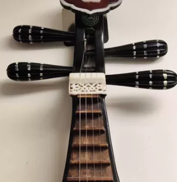 Vintage Liuqin Imitating Tang Dynasty Small Pipa, Photography Prop Plucked Instrument, Genuine Musical Instrument for Dance Performances