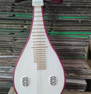 Musen Instruments Camphor Wood Liuqin with Carrying Case - Authentic Instrument for Beginners, Practice, Exams, and Performance