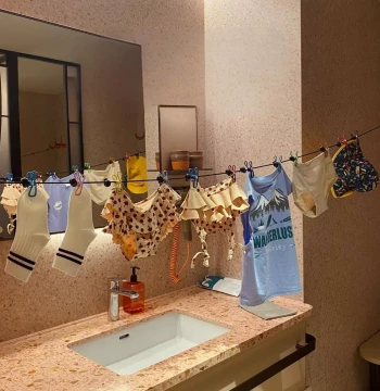 Portable Clothesline with Clips for Travel