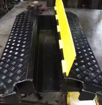 Rubber Cable Trough Speed Bump Indoor/Outdoor Wire Press PVC Yellow Cover Construction Cable Protector Manufacturer