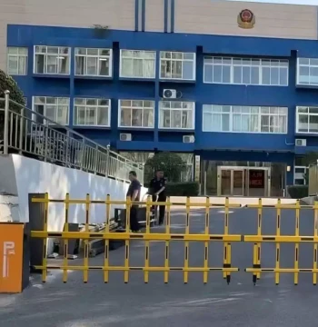 Barrier Gate System - 4-Arm Unattended Smart Anti-Crash Vehicle Access with License Plate Recognition JYDZ-699 All-in-One Unit