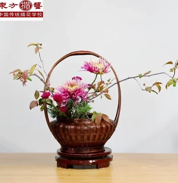 Chinese Floral Arrangement Bamboo-Woven Retro Handheld Flower Basket Ornament, Zen-Style Chinese Flower Vessel, Ikebana Bamboo Tube
