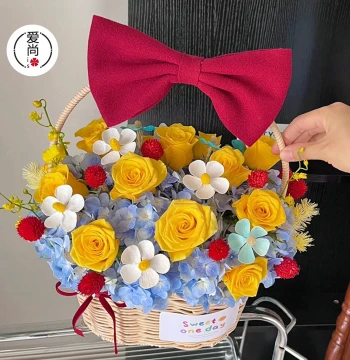 French Wicker Handheld Flower Basket - Handwoven Fruit & Floral Arrangement Basket for DIY Packaging