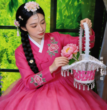 Lu Fu Xing Prop Pearl Pendant Flower Basket for Hanfu Performances - Handheld Basket for Taoli Cup Competitions and Shows