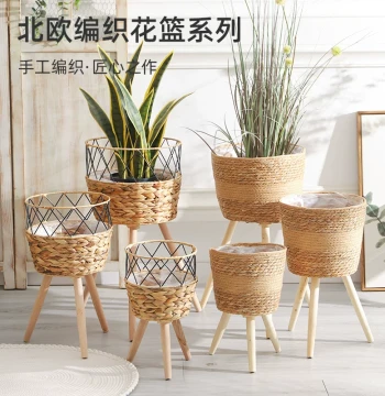 Nordic Style Woven Rush and Rattan Flower Basket with Wooden Tall Floor Stand for Indoor Living Room Decor