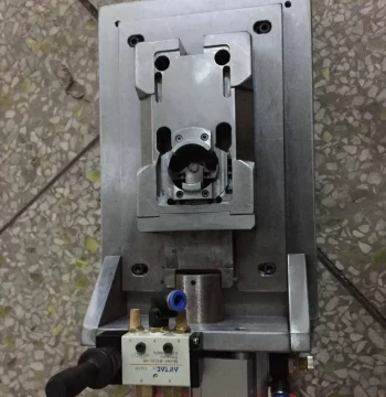 Changping, Hengli, Dongkeng, Chashan: Rotary Sprue Cutting Fixture, Linkage Sprue Cutting Fixture