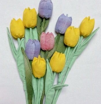 Tulip Bouquet DIY Craft Kit, Simulation Fabric Flowers for Home Decor and Creative Handmade Gifts