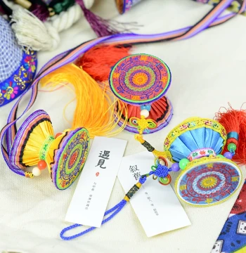 Guangxi Zhuang Ethnic Specialty Shop - Zhuang Brocade, Embroidery, Fabric Art, and Bronze Drum Ornaments as Souvenirs and Folk Handicrafts