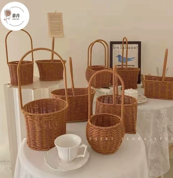 New Vintage Pastoral Handheld Flower Basket, Fresh Flower Packaging Material, Rattan Woven Basket for Plant Storage and Floral Supplies