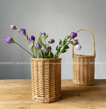 Handwoven Straw and Rattan Home Decor Basket, Pastoral Style Flower Basket for Living Room Dried Flowers