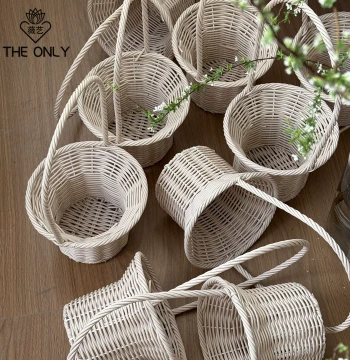 Weiyi Trumpet Flower Basket - Korean Style Handheld Woven Basket, Beige Floral Arrangement Container