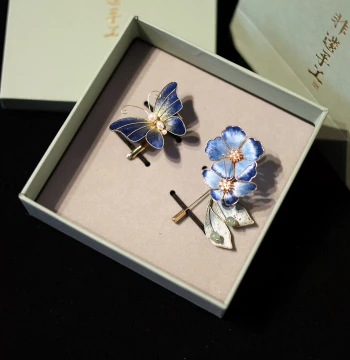 Intangible Cultural Heritage Handmade Velvet Flower Brooch and Hair Clip, Silk Thread, Gift for Mom or Teacher on Teachers' Day, Accessory for Hanfu and Qipao