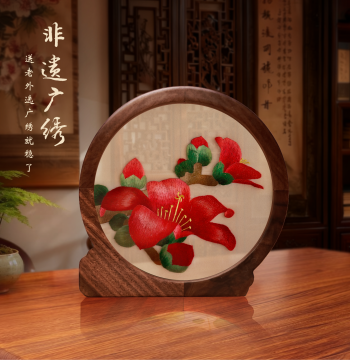 Intangible Cultural Heritage Guangdong Embroidery Panda Figurine - Double-Sided Chinese Style Gift for Christmas and Business Meetings