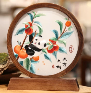 Hand-Embroidered Shu Embroidery Panda Double-Sided Ornament Screen – Chengdu Specialty Gift for Foreign Guests and Corporate Events