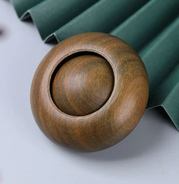 Youmuxiang Green Sandalwood Rotating Bead Hand-Held Toy – Stress-Relief Spinning Ball Made of Solid Wood for Collectors