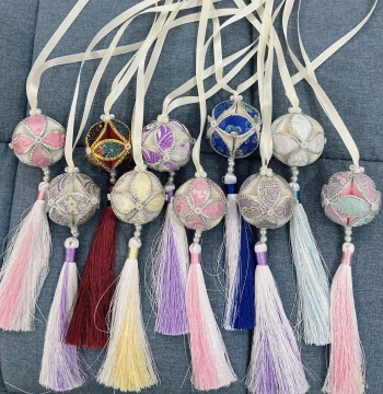 Guangxi Jingxi Jiuzhou Zhuang Brocade Embroidered Ball Souvenir Ornament, 4cm Handicraft