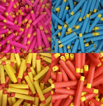 Plastic Chalk Holder - Clean-Hand Teaching Clip for Extending Chalk Life in Classrooms and Offices