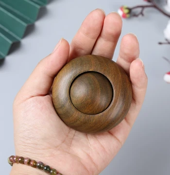 Authentic Green Sandalwood Compact One-Piece Handpiece - Solid Wood Health Ball, Wooden Flying Saucer, and Fortune Bead for Hand Exercise