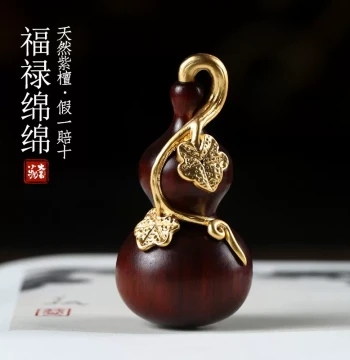 Natural Red Sandalwood Gourd Handpiece, Car Ornament and Decorative Fortune Pendant, Creative Small Display for Play and Collection