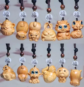 Thuja Wood Carved 12 Zodiac Animal Keychains – Tourist Attraction, Night Market, and Collectible Souvenir Accessories