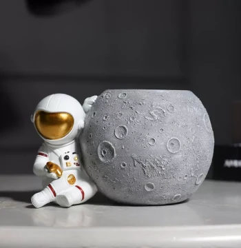 Astronaut Pencil Holder Kids Desktop Organizer Creative Gift