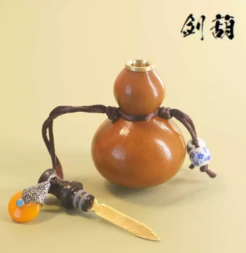 Natural Mini Sword-Nourishing Gourd Finished Product, Cultural Play Handheld Item, Same Style as 'Sword Comes', Gourd with Brass Mount and Copper Sword Set