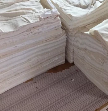 White Cotton Rag Scraps: 100% Pure Cotton Industrial Wiping Cloths for Machine Cleaning and Polishing