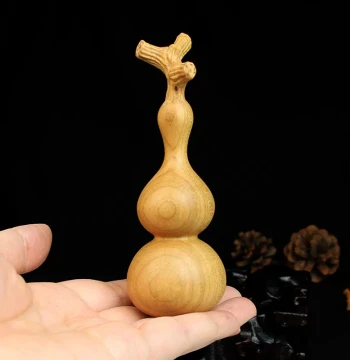 Peach Wood Dragon-Head Gourd Carving: Handheld Ornament, Desktop Decor, and Home Hanging Craft