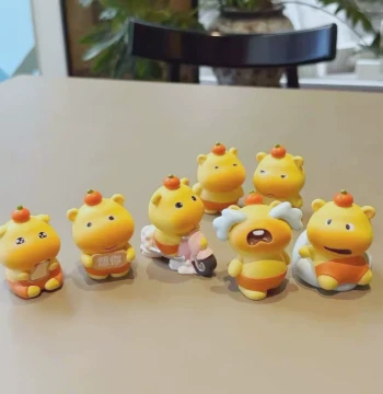 Xiaohongshu Trending Capybara Lulu Figurine, Blind Box Toy, Creative Cute Car Decoration and Gift