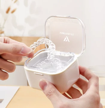 Portable Invisible Aligner Case - Soaking and Cleaning Box for Orthodontic Retainers and Dentures