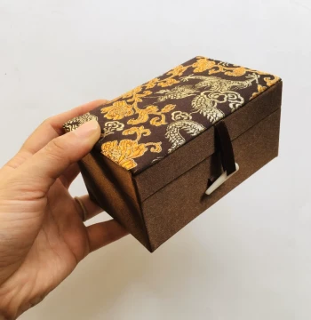 Taoist Seal Gift Box with Brocade Case Gift Box for Antiques Cultural Play Walnut Pendants Jade Packaging Seal Box