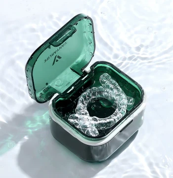 Portable Retainer Case with Soaking and Cleaning Function for Dentures, Orthodontic Appliances, and Invisible Aligners