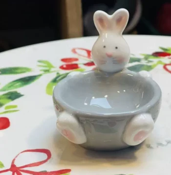 Ceramic Rabbit Egg Holder, Creative Irregular Egg Stand, Home Breakfast Small Dish, Craft Gift Ornament