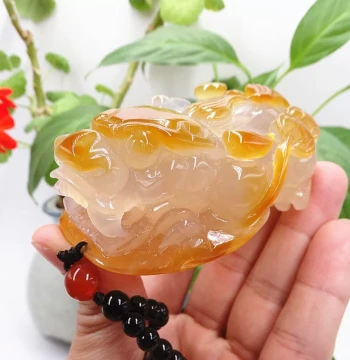 Agate Chalcedony Pixiu Hand Piece - Natural Stone Ornament for Men and Women