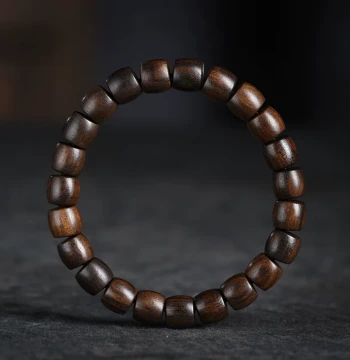 Xuantong Authentic Bodhisattva Chess Agarwood Bracelet for Men and Women - Traditional Style Straight-Cut Prayer Beads and Mala