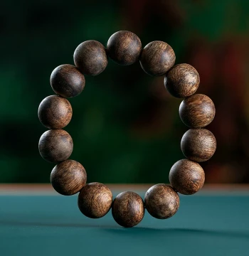 Natural Hainan Yingge Green Qinan Agarwood Bracelet for Men - Authentic Aged Wood Beads