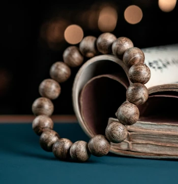 Natural Darakan Agarwood Bracelet, Authentic Agarwood Prayer Beads for Women and Men, Single-Loop Wooden Collectible Bracelet, Plain Style