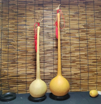 Natural Large Oil Hammer Single-Chamber Gourds for Collectibles, Ornaments, or Brush Handles, Wall Hanging Decor for Living Room and Bedroom