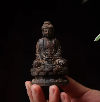 Agarwood Carved Lotus Seated Statue of Vairocana Buddha Ornament Shakyamuni Buddha Statue for Home Worship Craft Gift