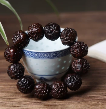Agarwood Wealth Pi Xiu Carved Bead Bracelet for Men Sandalwood Collector's Prayer Beads Luck Transfer Beads Meditation Handchain