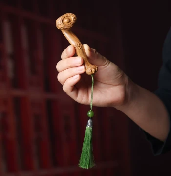 Green Sandalwood 'Everything Goes Well' Handheld Carving - Chinese Style Lucky Desktop Ornament
